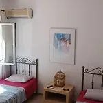 Quiet Studio Near To The Airport 1